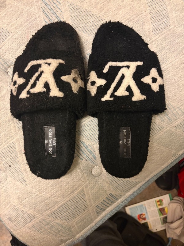 Louis Vuitton Shearling Paseo Flat Comfort Mules in black, 42 European