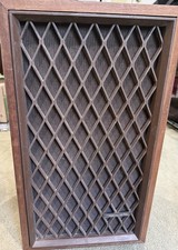 Nova-6 Vintage Realistic Speaker 40-4019A One...