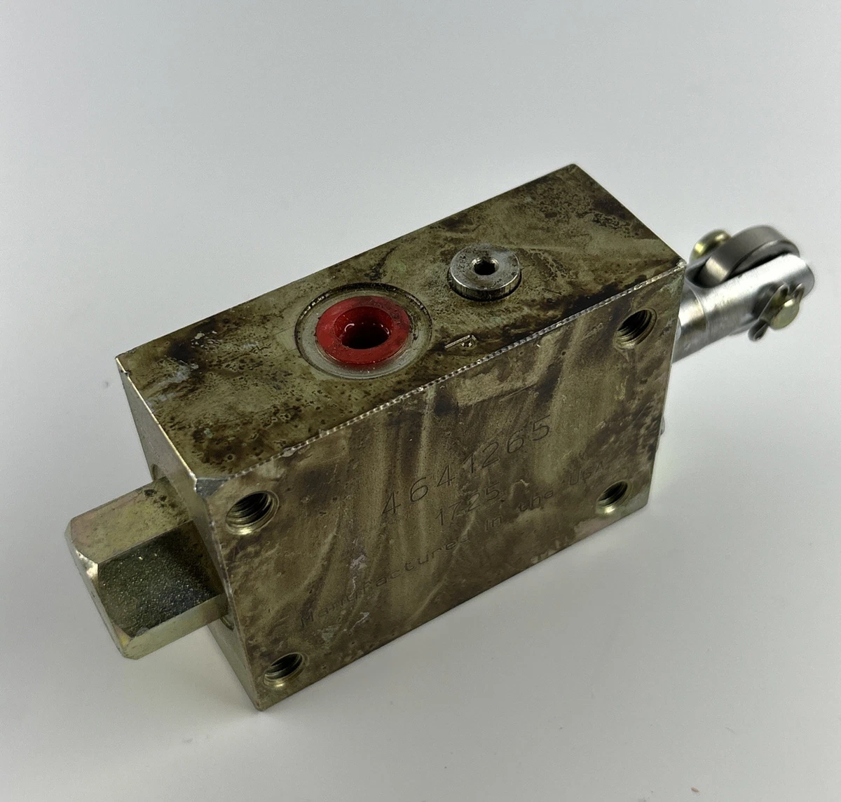 JLG 4641265 3 Way Cam Operated P.A. Valve OEM Open Box photo 4