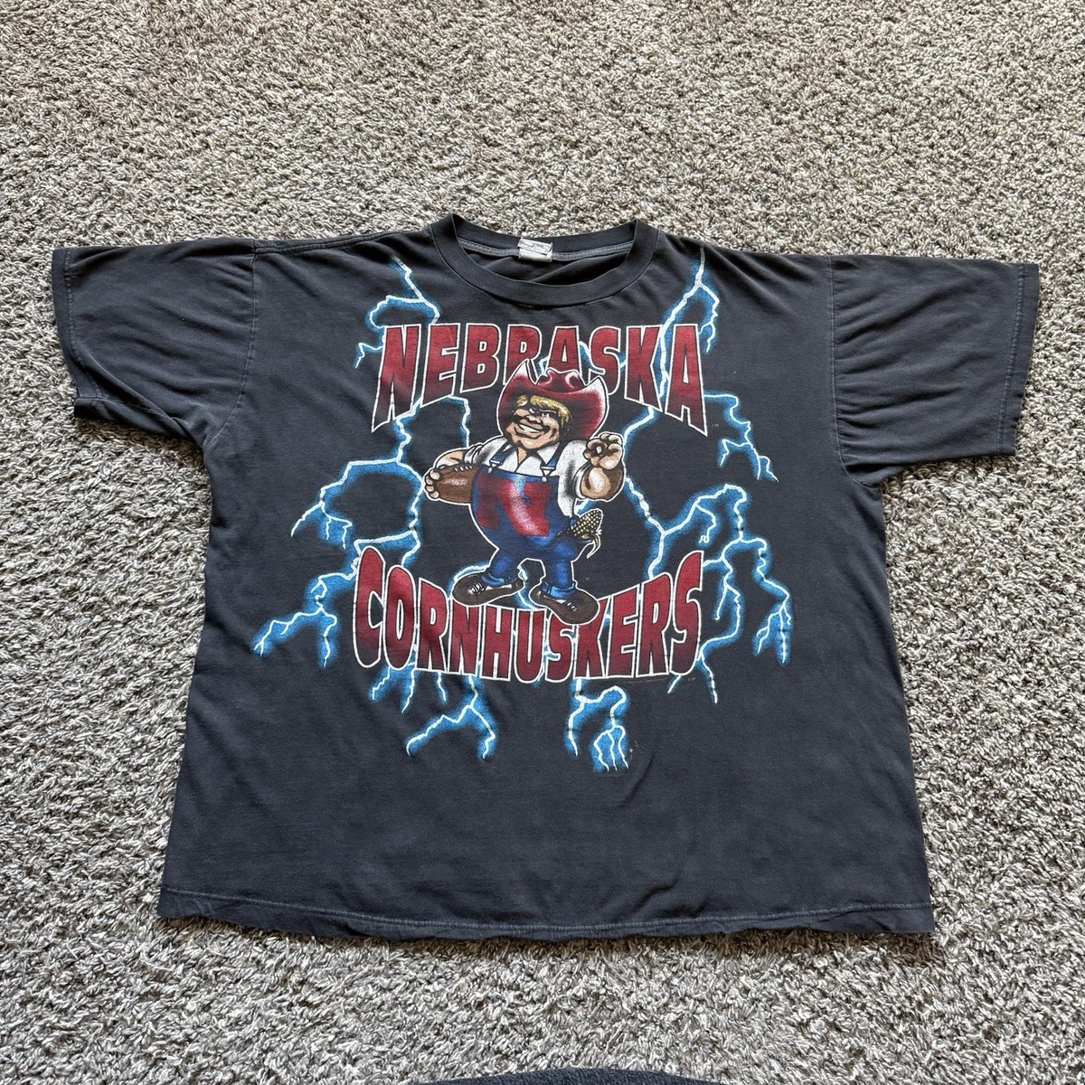 Vintage Nebraska Cornhuskers American Thunder AOP T-shirt 2XL XXL