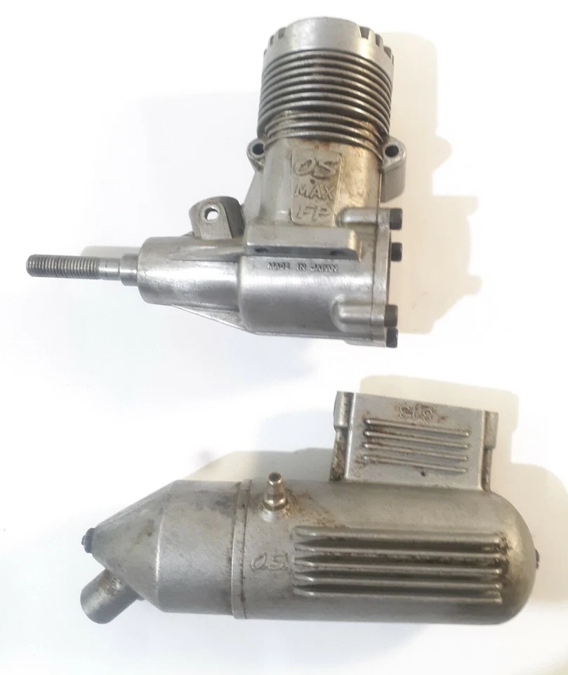 OS MAX FP 40 Nitro R/C Engine With Exhaust Pipe Selling As Parts Has Compression - Image 2 of 4