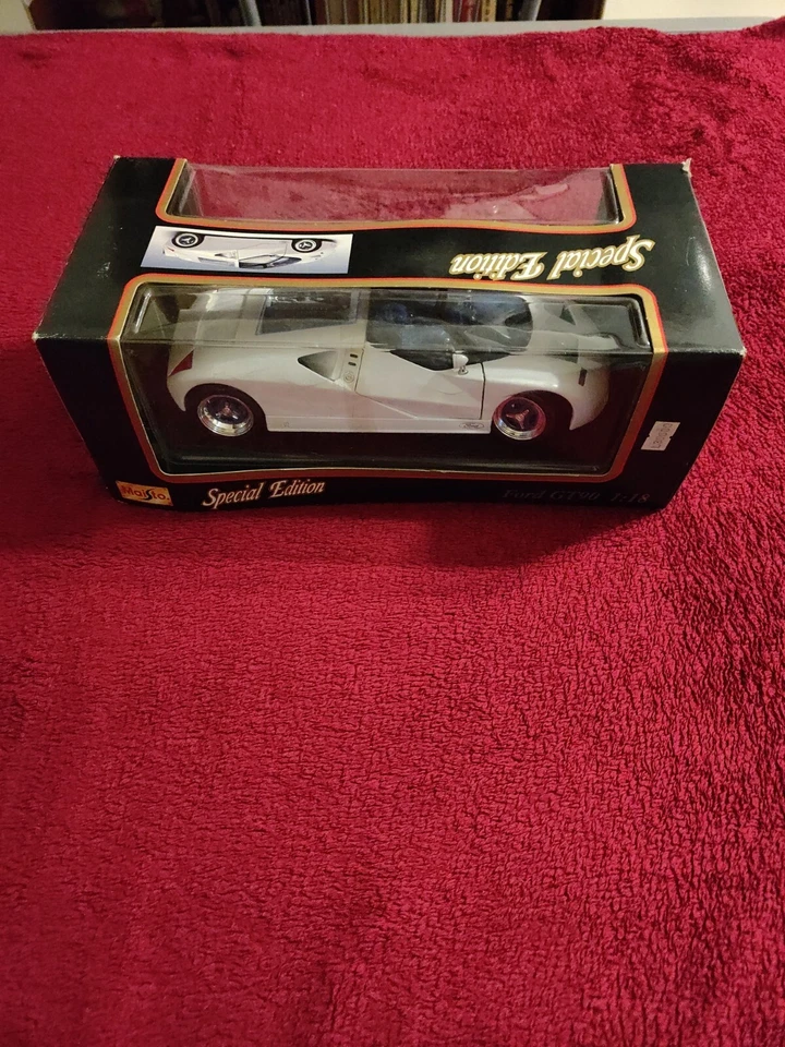 Maisto Ford GT90 scala 1:18 - Immagine 3 di 4