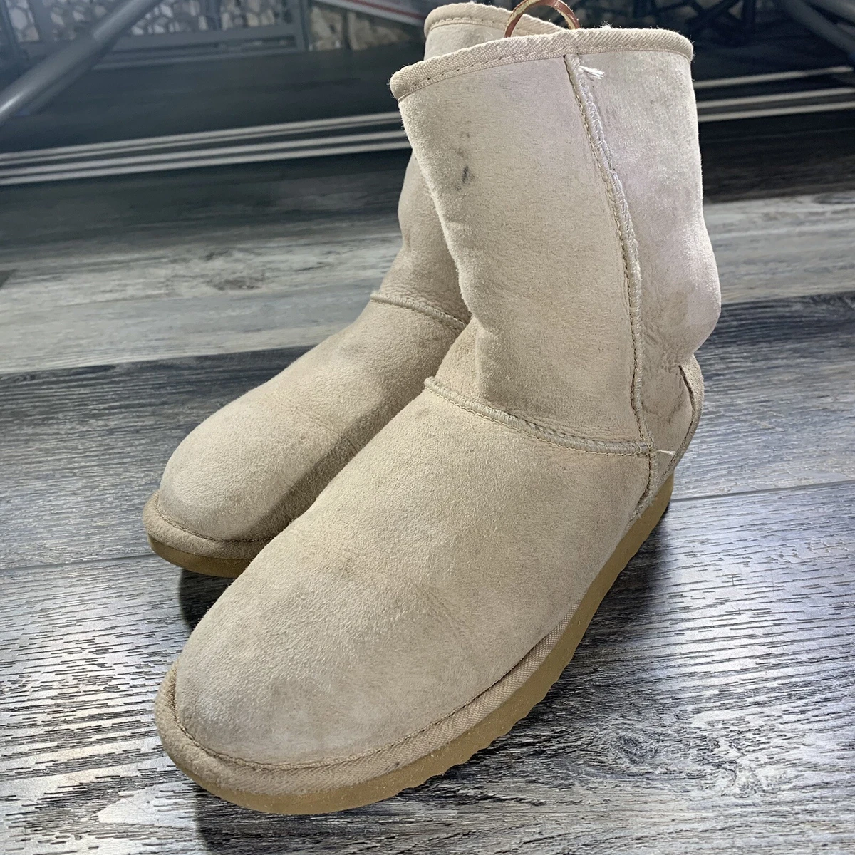 WOMENS UGG CLASSIC SHORT 5825 BOOTS SAND SIZE 8 | eBay