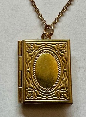VINTAGE STYLE BOOK LOCKET BOOKLET GOLD TONE METAL PENDANT 1'' NECKLACE 20'' GP