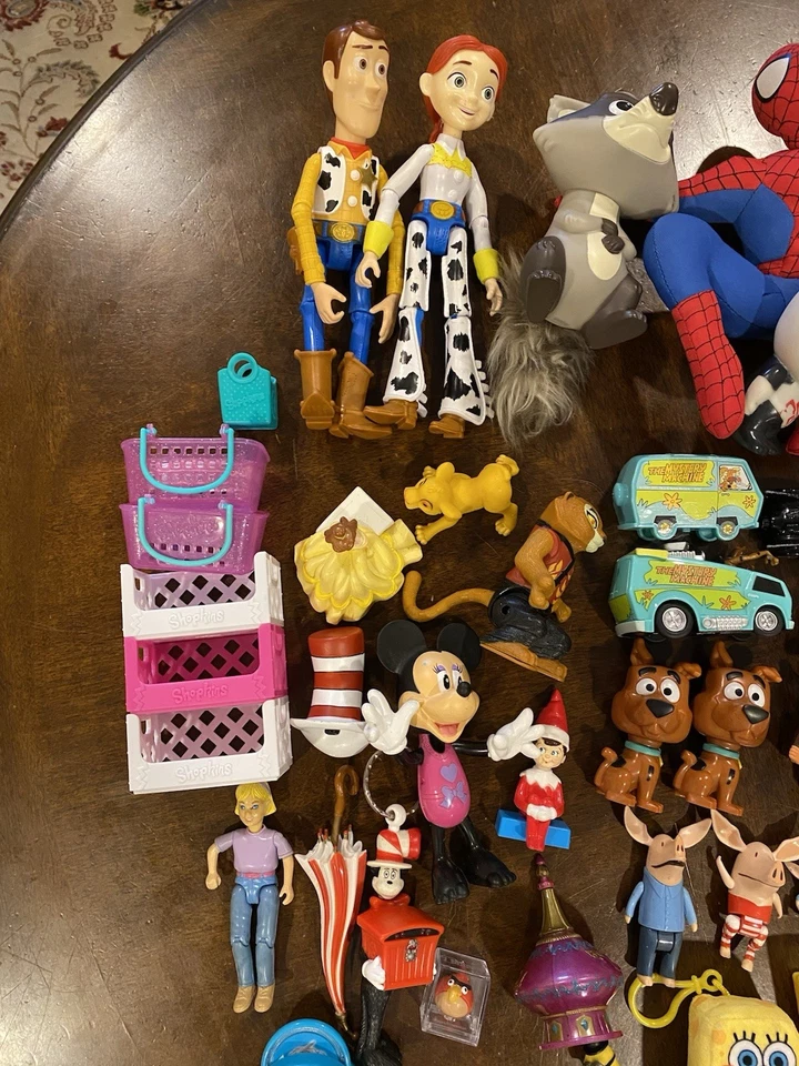 Toy Lot Figures Pez Toy Story Sponge Bob Scooby Doo 75 Pieces Assorted - Image 4 of 4