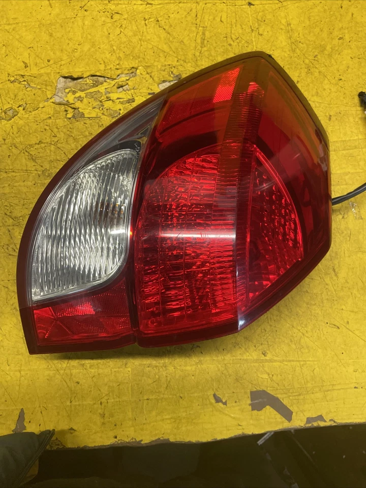 OEM 2005 2006 2007 Subaru Outback Wagon Left Driver Tail Light Lamp Trim Cover - Image 4 of 4
