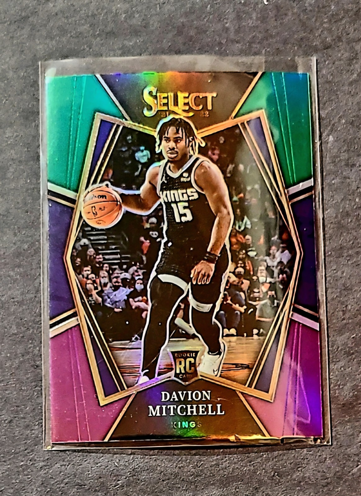 2021-2022 Panini Select Premium Davion Mitchell Tri Color Prizm #118 RC