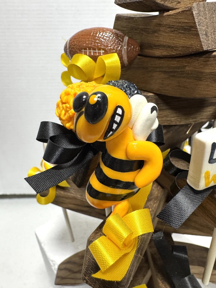 Georgia Tech Madera Hecho a Mano Árbol de Navidad Fútbol Falta Top 11” Alto 8” Ancho Foto 2 de 4