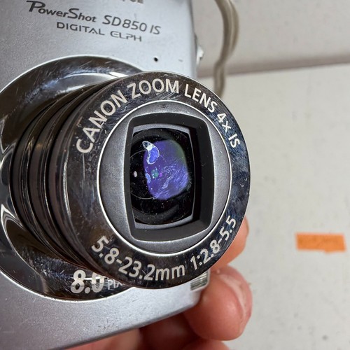 Canon PowerShot SD850 IS Silver 2.5" LCD 8.0MP 4x Optical Zoom Digital Camera - Picture 11 of 13