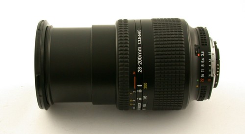 NIKON AF D Nikkor 28-200 28-200mm F3,5-5,6 casi nuevo casi nuevo caja embalaje original + HB-12 24 - Imagen 5 de 6