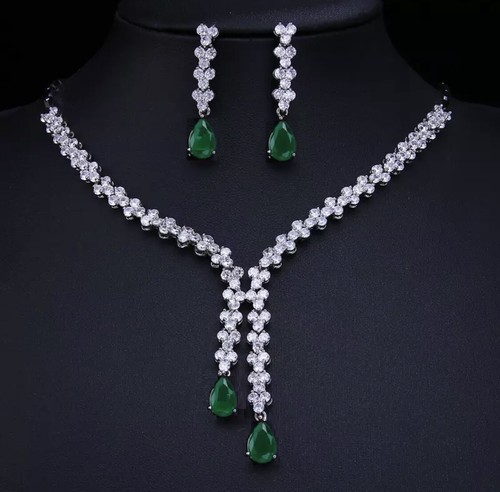 18K White Gold Plated Lab-Created Green Emerald Necklace Earrings Set Gorgeous - Picture 7 of 7