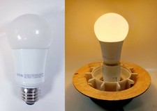 LOT OF 4 LED A19 Light Bulb - Medium Base - 9.5W