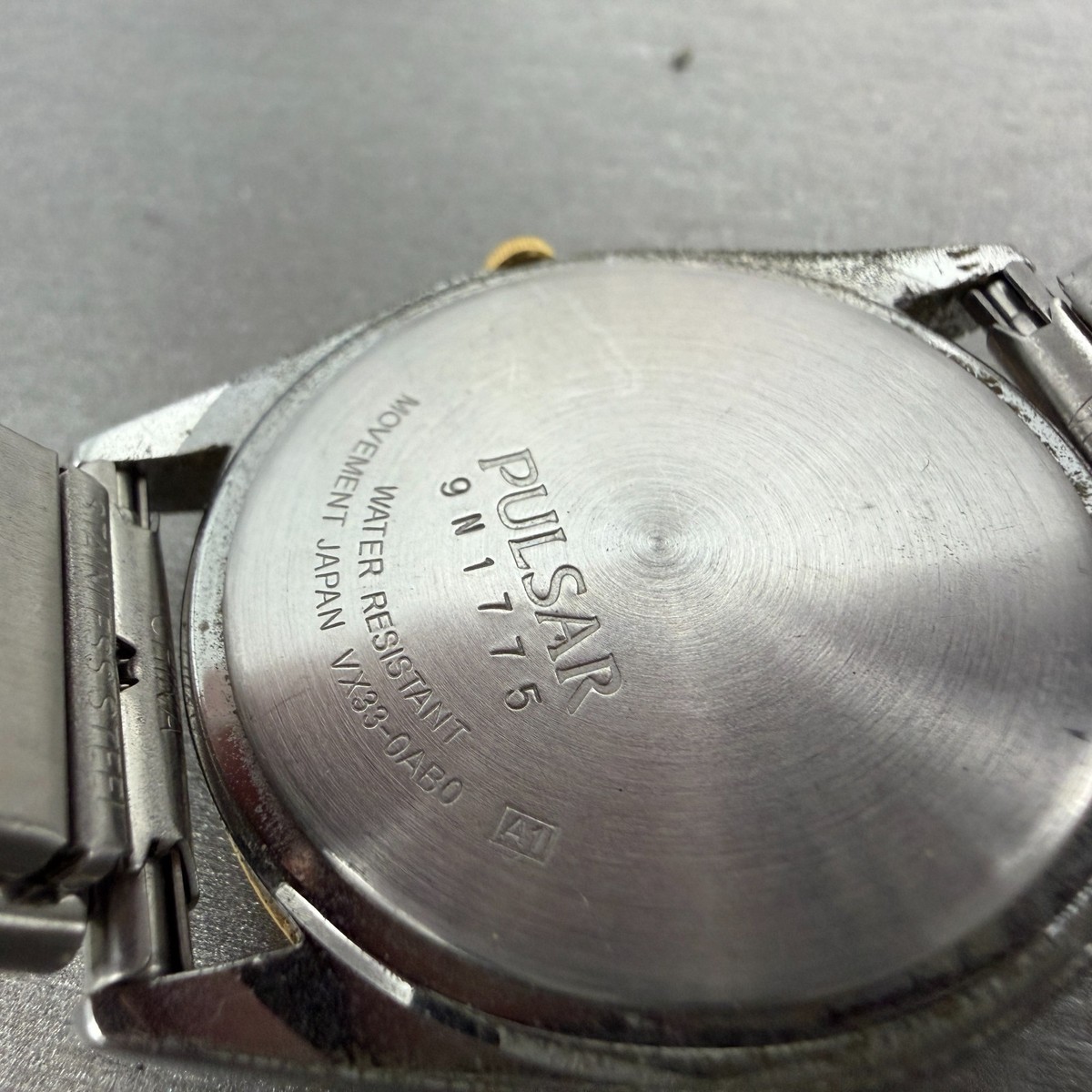 Men's Pulsar Day Date Quartz Watch Vx33-0ab0 Two Tone Battery