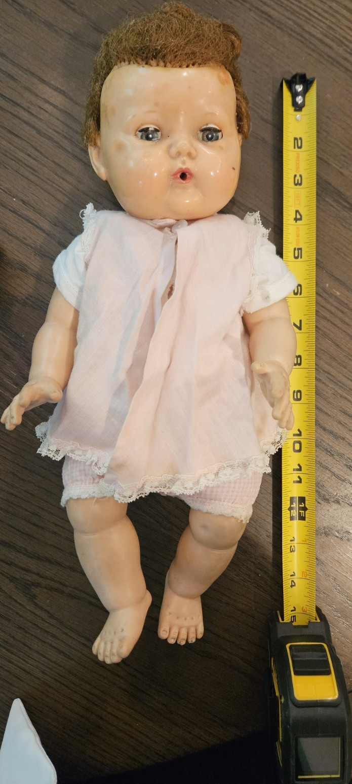 Vintage Tiny Tears baby, carrying case, & clothes
