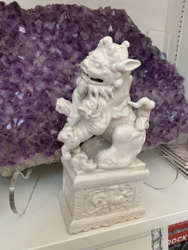 古董中国瓷器 Blanc De Chine Foo 狗带 2只小狗罕见守护狮子 — 第 4/4 张图片