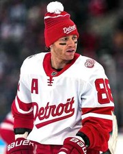 Patrick Kane 2025 Stadium Series Detroit Red Wings  8x10 NHL Hockey Photo