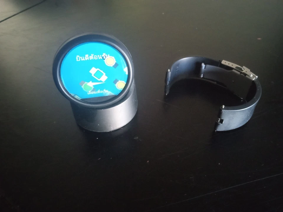 Motorola Moto 360 Gen 1 (Brand new battery | Band + case included) - Image 2 of 4