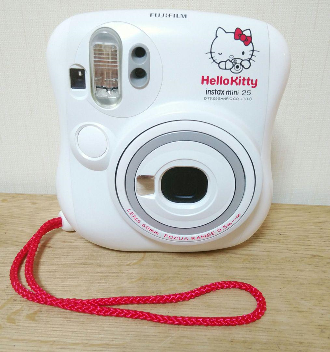 Hello Kitty Cheki FUJI FILM INSTAX MINI 25 Camera White Instant 