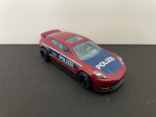 Porsche Panamera HW 2019 Hot Wheels rescate policía rojo suelto - Imagen 2 de 7