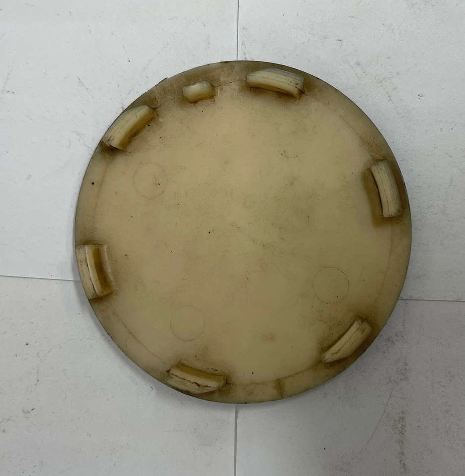 LAND ROVER DISCOVERY 2000-2002 SILVER CENTER CAP - Image 2 of 3