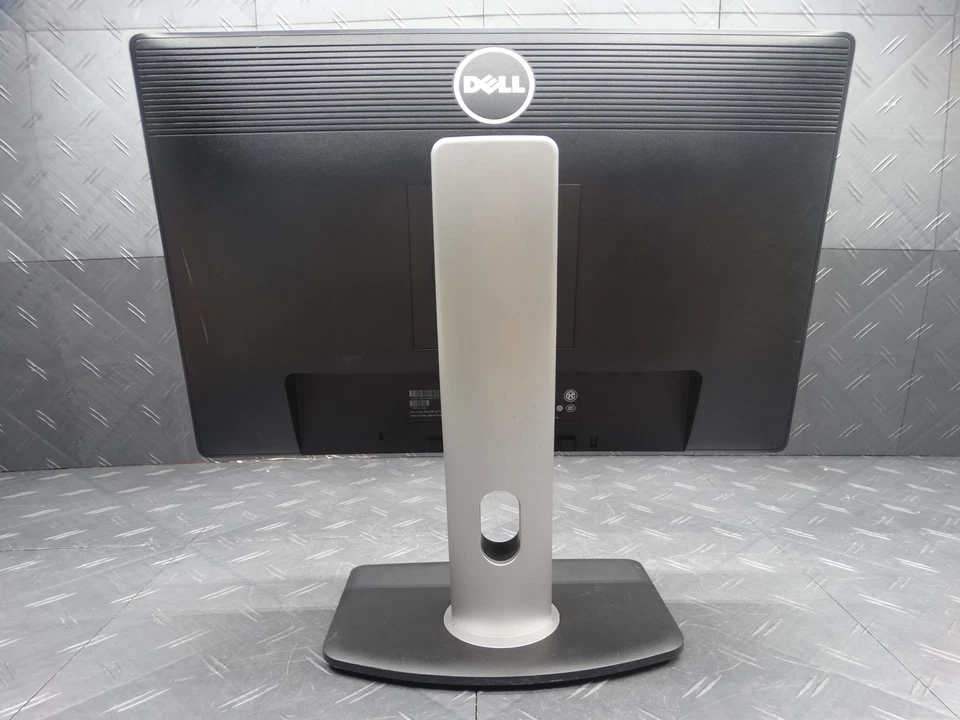 Dell 22in Widescreen LCD Monitor P2213F 1680 x 1050 + Stand + Power Cable - Image 3 of 4