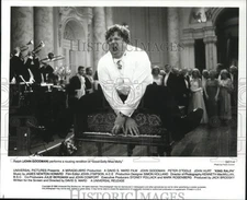 1990 Press Photo Actor John Goodman in "King Ralph" Movie - hcq39479