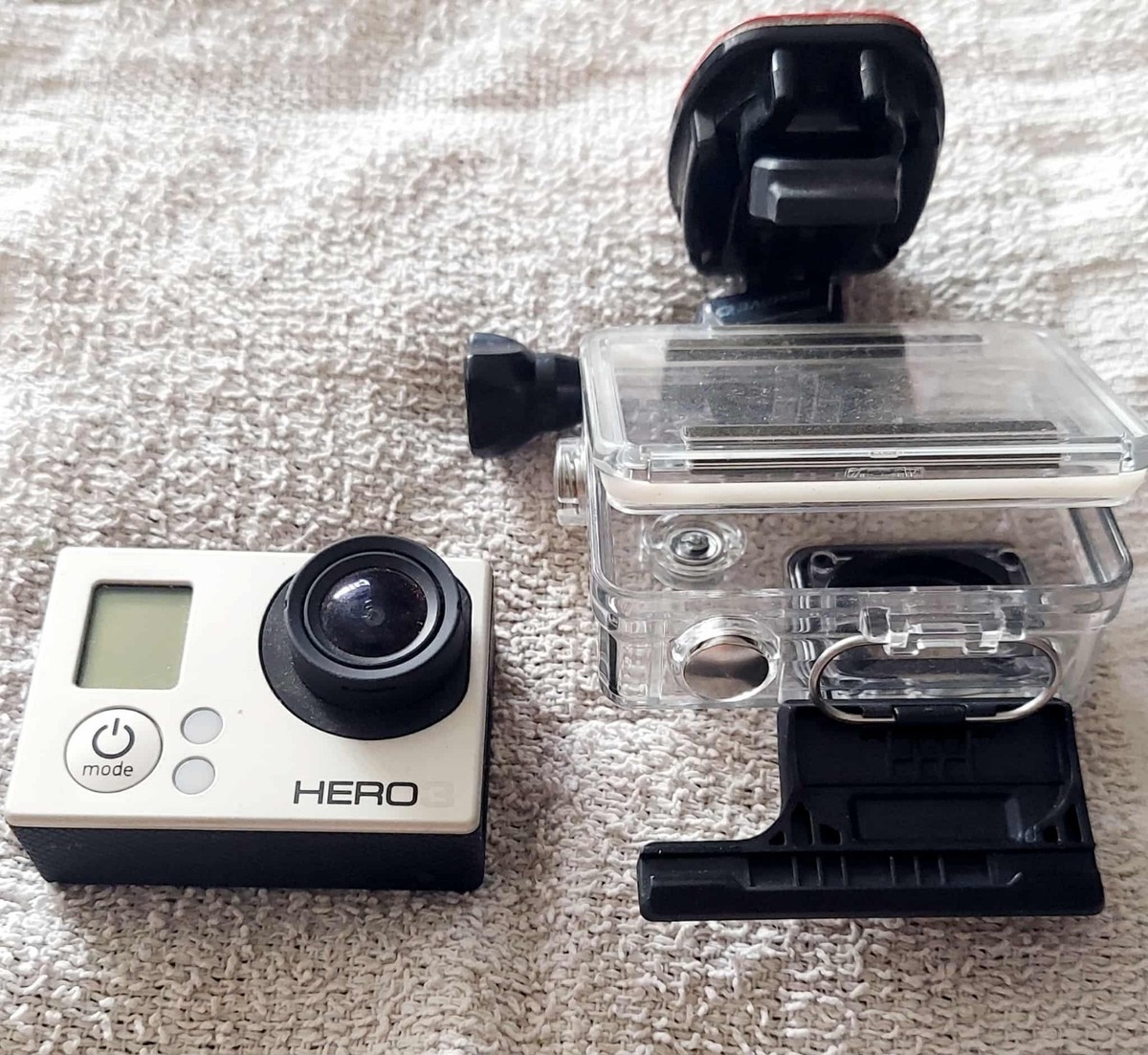 GoPro HERO3 Action Camera Wi-Fi White (Silver Edition) w - Main Image