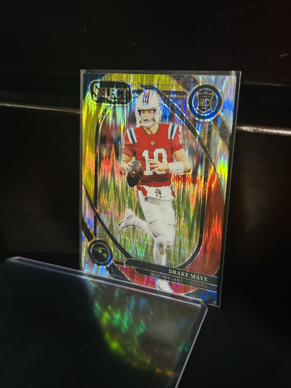 2024 Panini Select - Club Level Drake Maye #218 Green & Yellow Shock Prizm (RC)