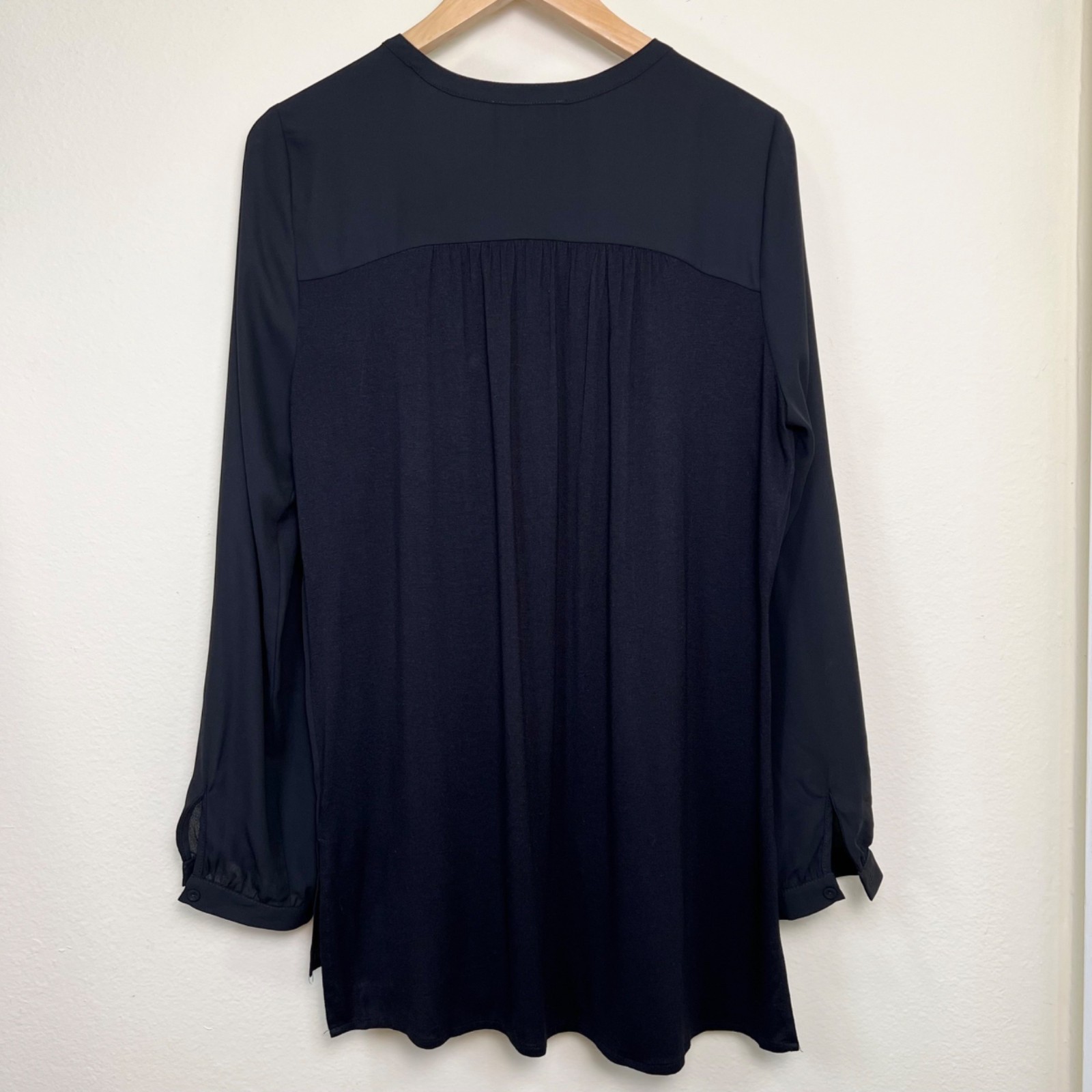 DR2 Black Splitneck Pleated Button Long Tunic Blo… - image 9