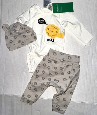 H & M 3 piece set tan/white LION motif size 0-3 months