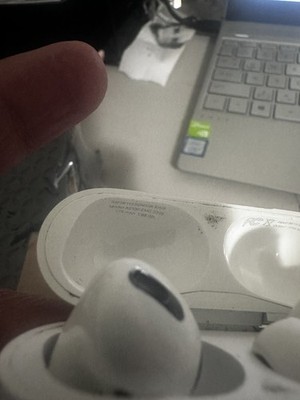 Original Apple AirPods Pro 1st Gen A2190 EMC 3326 Read Description