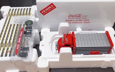 Danbury Mint Coca Cola 1938 Delivery Truck 1/24 Diecast Model Collectible