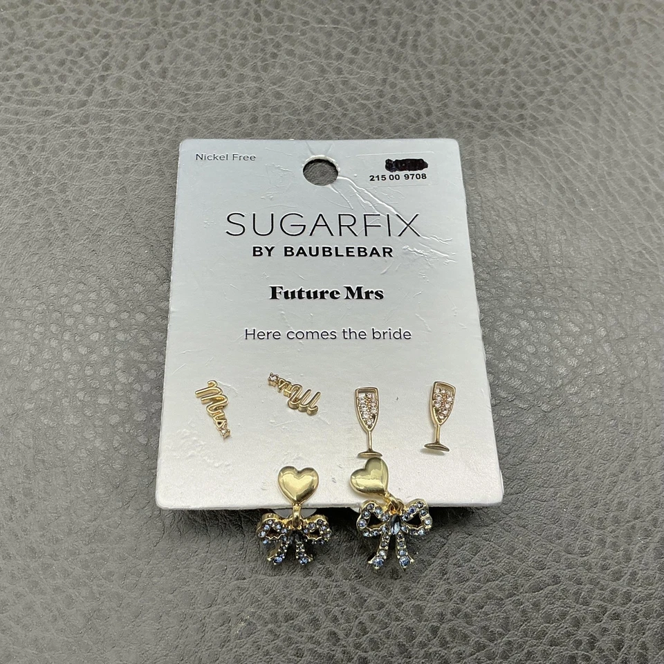 Juego de pendientes nupciales Sugarfix by BaubleBar Future Mrs tono dorado sin níquel Foto 2 de 4