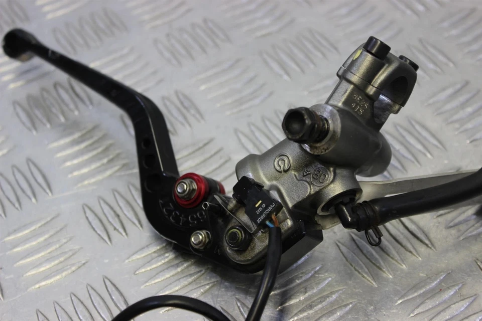 Ducati 1098 Clutch Master Cylinder with Lever 2007 to 2011 848 1198 B143 - Image 4 of 4