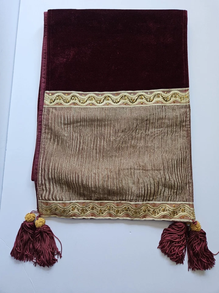Elegante Corredor de Mesa Metálico Borgoña Y Oro Borlas Lentejuelas 13" x 72" Largo Foto 3 de 4