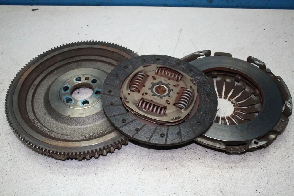 Schwungrad Schwungscheibe Druckplatte 123117787R Renault Captur I J5 0.9 Bj.13 - Bild 3 von 4