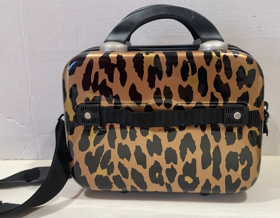 "Estuche rígido cosmético con estampado de guepardo Heys metálico 12"" X 9""" Foto 2 de 3