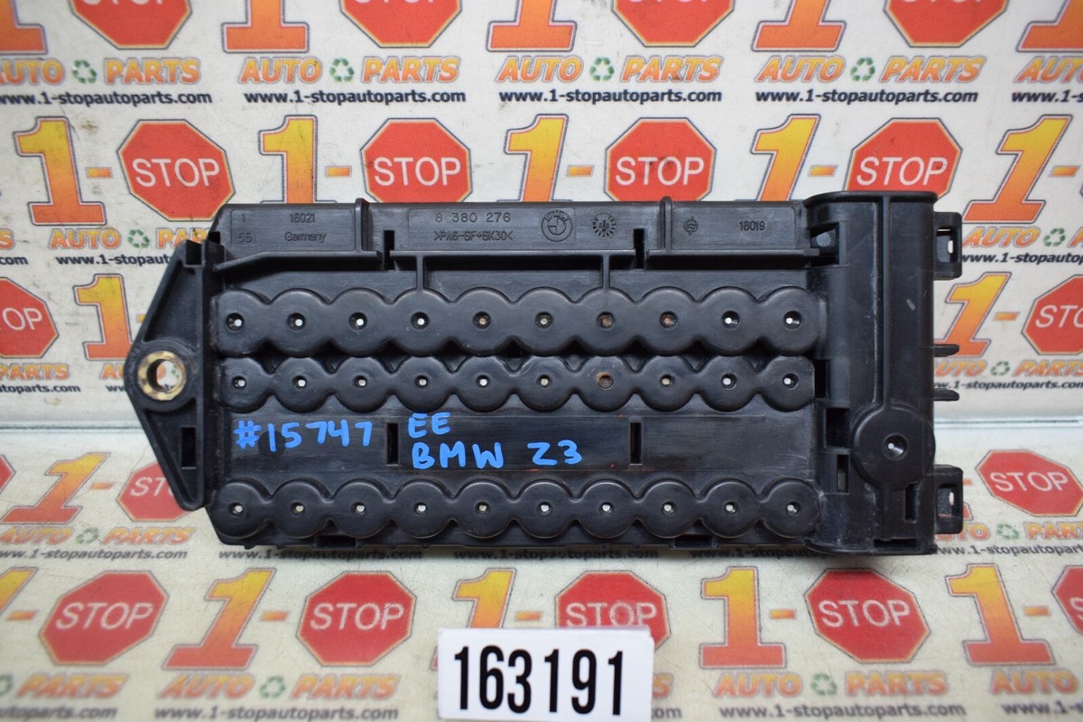 2000 2001 2002 BMW Z3 ROADSTER UNDER DASH FUSE RELAY BOX 8380276 