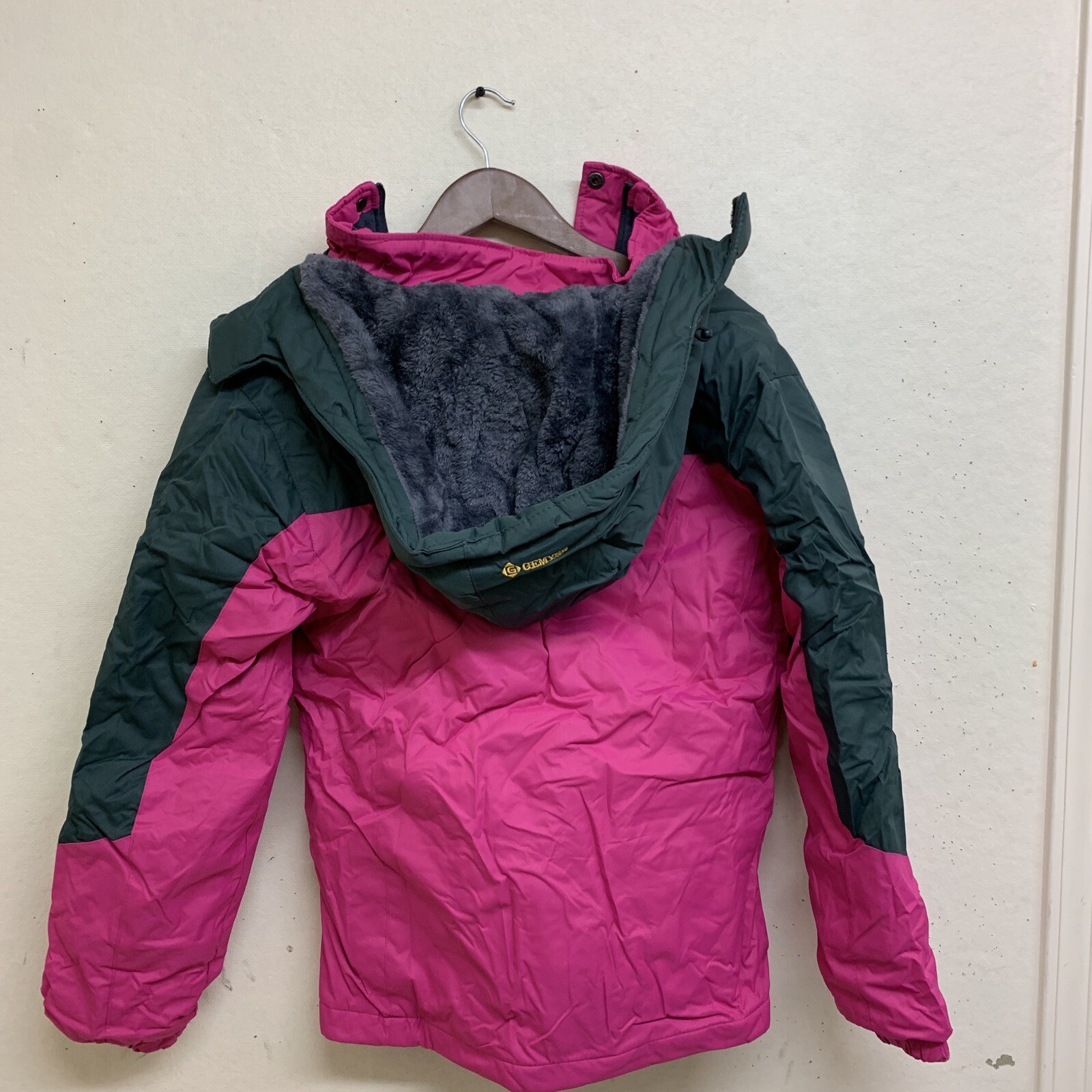 GEMYSE Women's Mountain Waterproof Ski Snow Jacket Winter Windproof