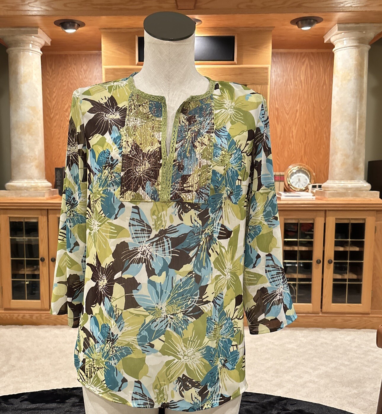 New York & Company Colorful Floral Embroidered Neckline 3/4 Sleeve Tunic Size M