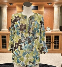 New York & Company Colorful Floral Embroidered Neckline 3/4 Sleeve Tunic Size M