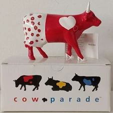 COW PARADE 2000 MOOCHO AMOR FIGURINE #9177 BNIB NEW IN BOX RED WHITE HEARTS LIPS