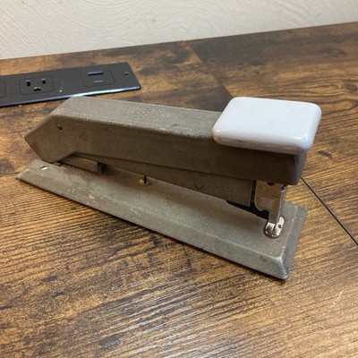 VTG Bostich Stapler Heavy Duty Model B5B Industrial Green Front Load USA WORKS