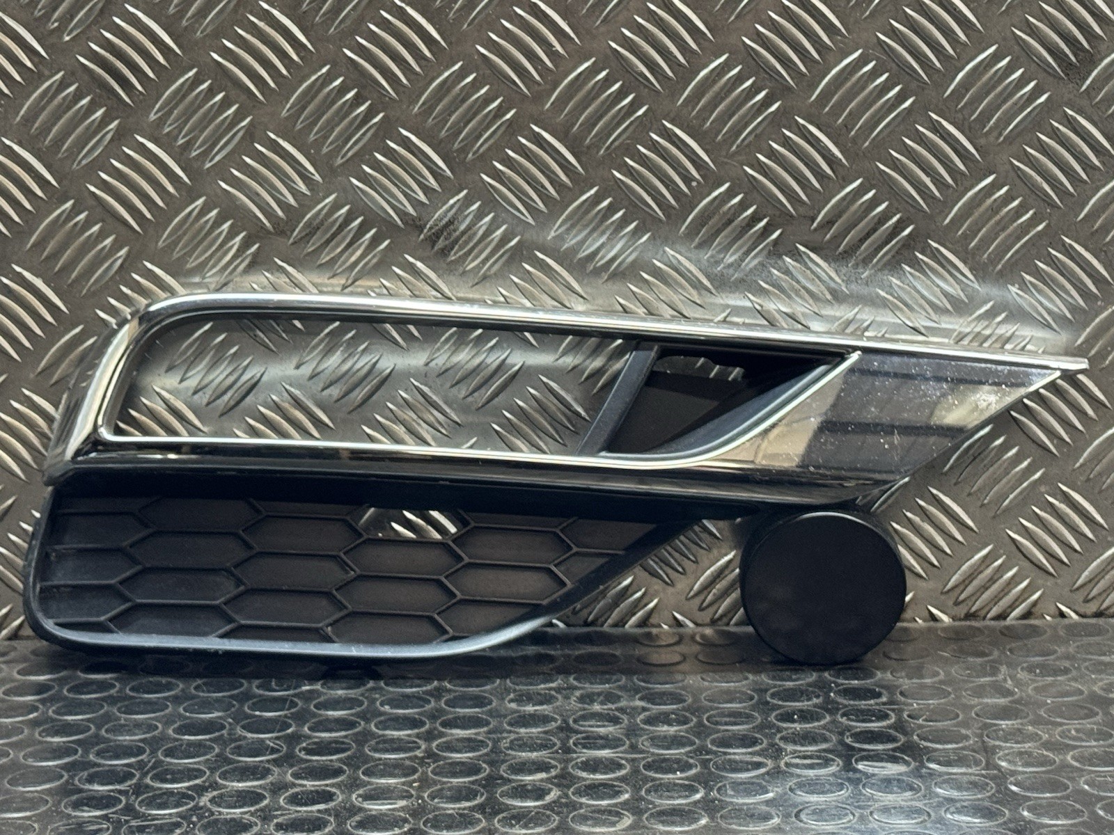 HONDA CR-V CRV MK4 2015-2018 FRONT BUMPER DRIVERS SIDE RH FOG GRILL 71103-T1V-E5