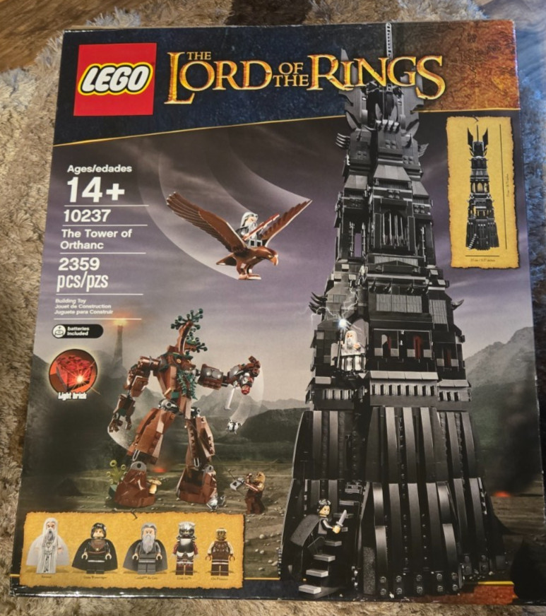 LEGO The Lord of the Rings Tower of Orthanc 10237 100% Complete.