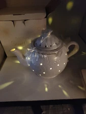 Partylite  Vintage Teapot White Warmer N.I.B. & Scent Plus Melts Free Shipping 