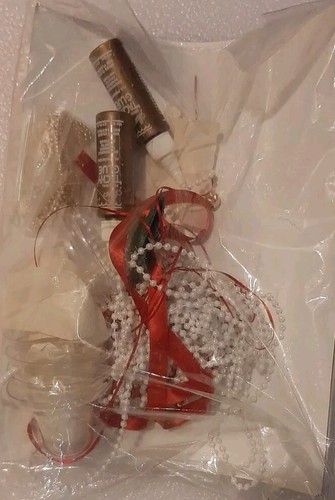 Vintage Mary Maxim Needlepoint Red Lace Bells Ornament Kit 6 Bells - Picture 3 of 3