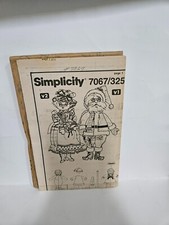 Simplicity 7067 Mr.  Mrs. Claus Uncut 1985 No Envelope 