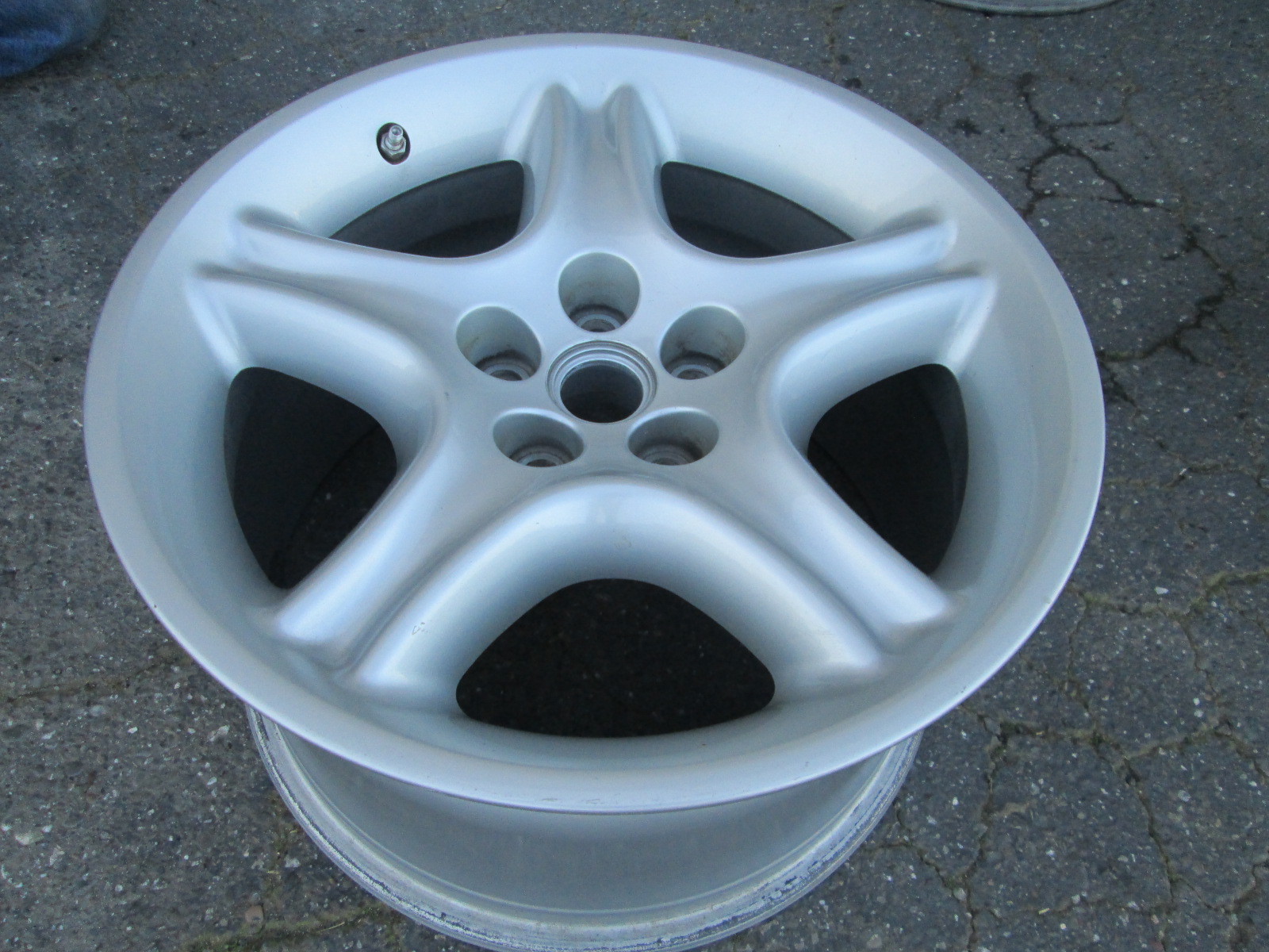 Ferrari  456 Rear Wheel / Rim   # 151640