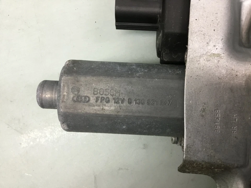 05-09 Regulador de ventana de puerta trasera izquierda Jaguar XJ8 Vanden Plas con motor OEM E Foto 2 de 4